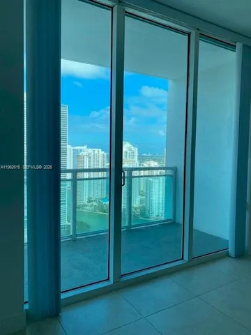$3,200 | 950 Brickell Bay Drive, Unit 4002, Miami, FL 33131