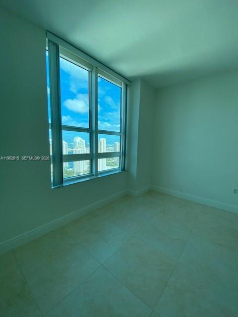 950 Brickell Bay Drive, Unit 4002 Miami, FL 33131 - Photo 9 of 24