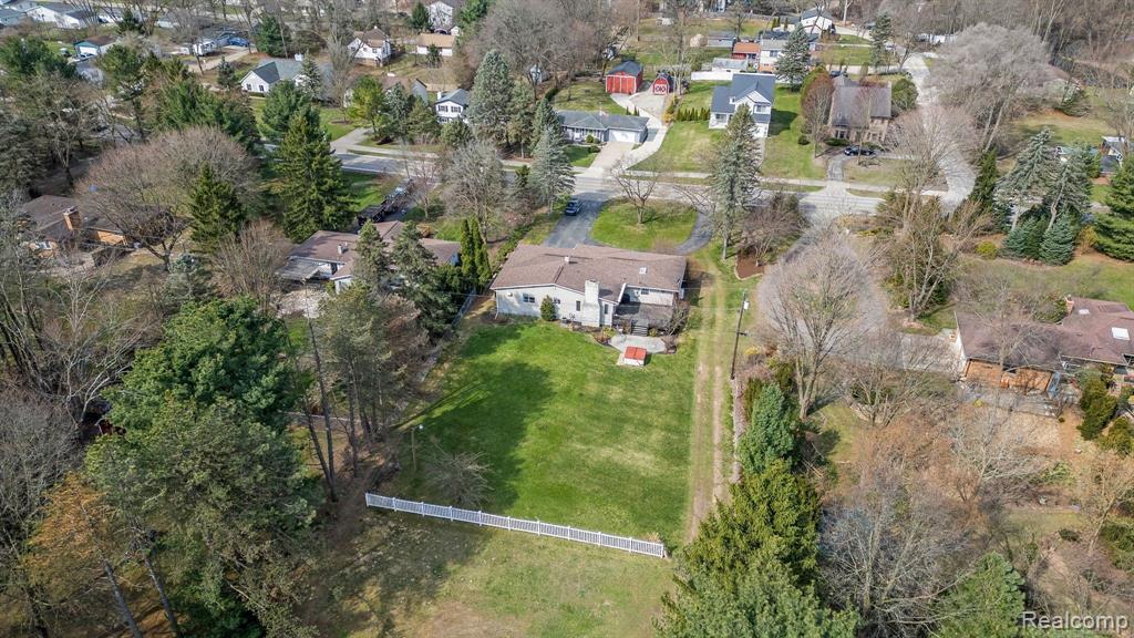 707 Pine Tree Road Lake Orion, MI 48362 - Photo 10 of 36 Gallery Image 10