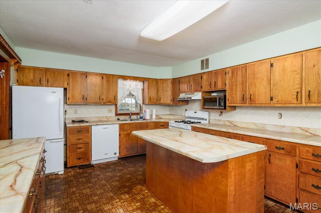 22106 Hammel Road Carlyle, IL 62231 - Photo 11 of 48