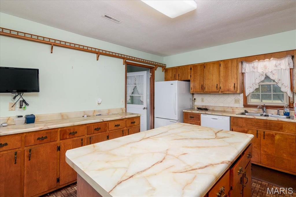 22106 Hammel Road Carlyle, IL 62231 - Photo 12 of 48