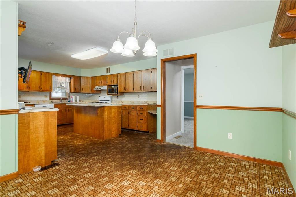 22106 Hammel Road Carlyle, IL 62231 - Photo 9 of 48