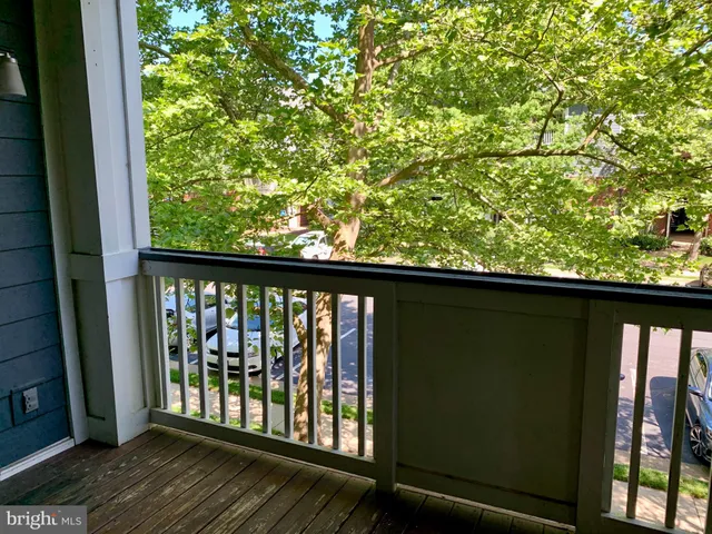 $1,850 | 20301 Beechwood Terrace, Unit 201, Ashburn, VA 20147
