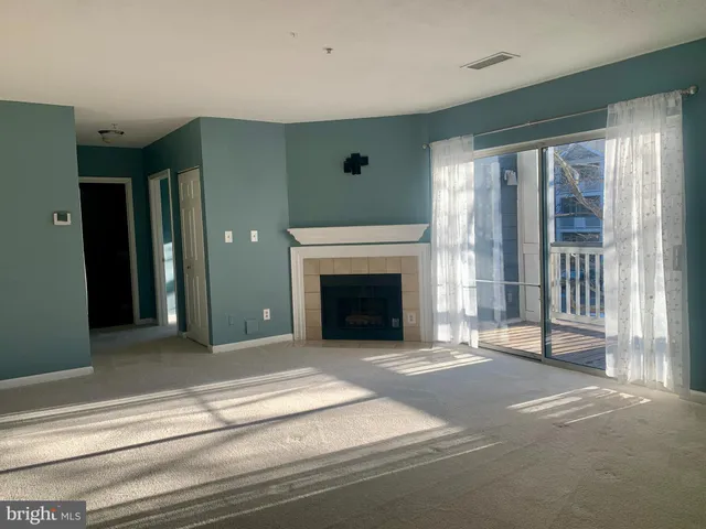 $1,850 | 20301 Beechwood Terrace, Unit 201, Ashburn, VA 20147