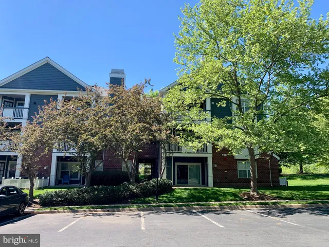 $1,850 | 20301 Beechwood Terrace, Unit 201, Ashburn, VA 20147