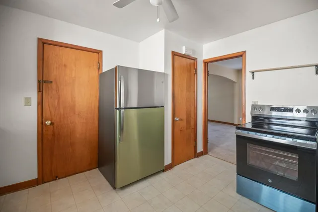 $1,500 | 1700 East Menlo Boulevard, Shorewood, WI 53211