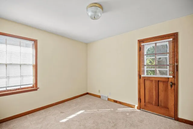 $1,500 | 1700 East Menlo Boulevard, Shorewood, WI 53211