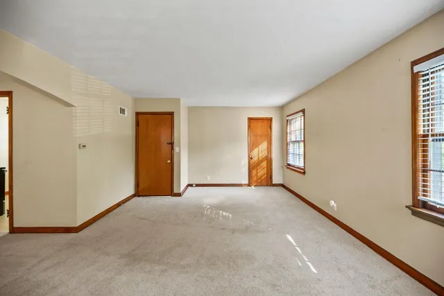 $1,500 | 1700 East Menlo Boulevard, Shorewood, WI 53211