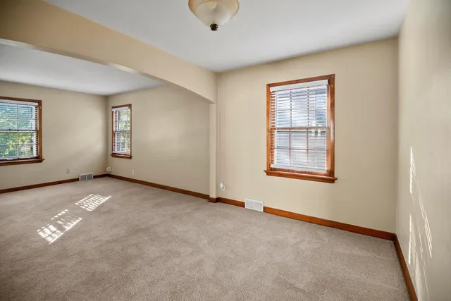 $1,500 | 1700 East Menlo Boulevard, Shorewood, WI 53211