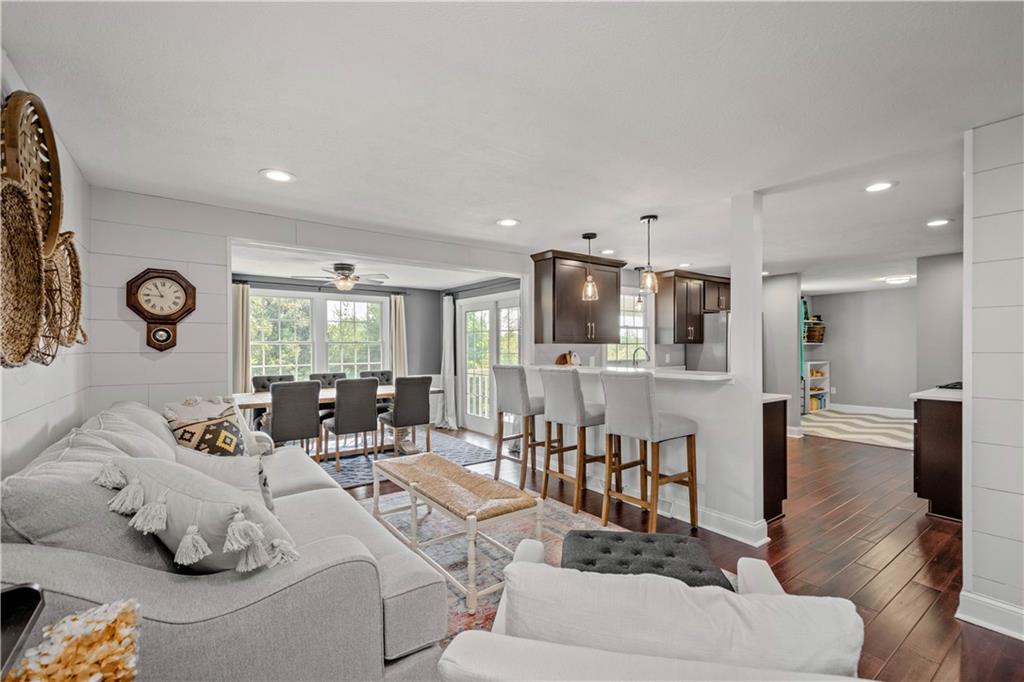 1316 Rolling Meadow Road Pittsburgh, PA 15241 - Photo 4 of 38 Gallery Image 4