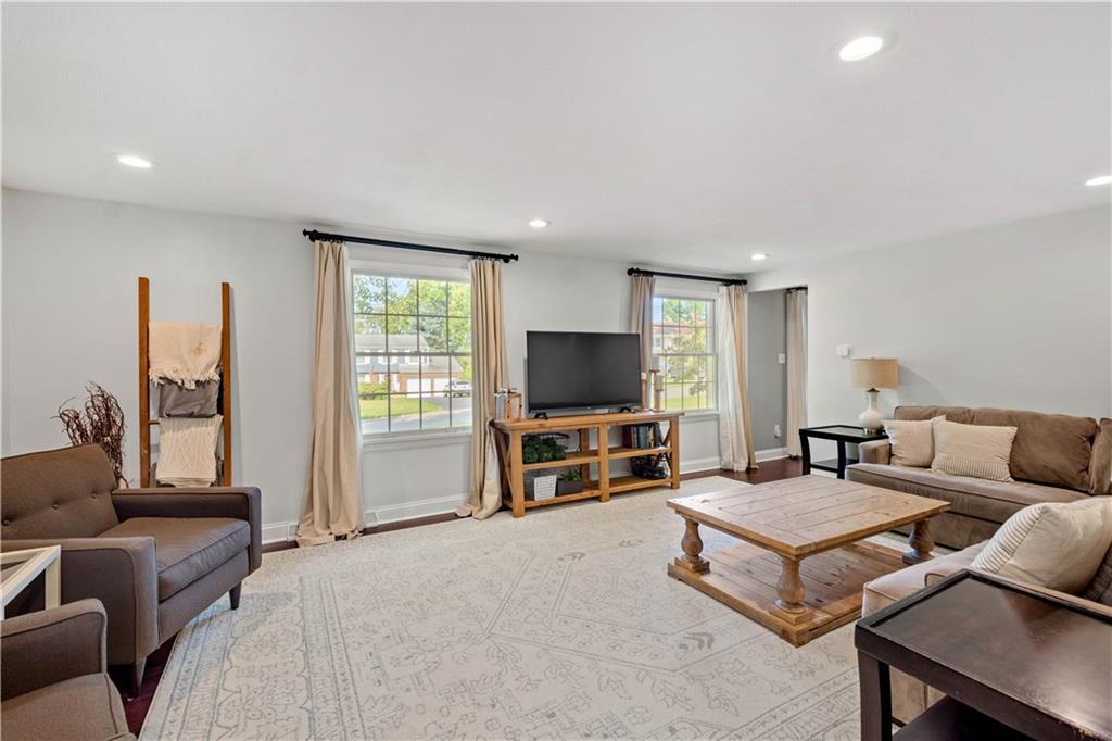 1316 Rolling Meadow Road Pittsburgh, PA 15241 - Photo 9 of 38 Gallery Image 9