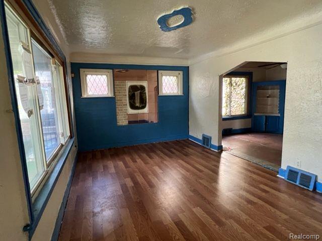 14232 Cruse Street Detroit, MI 48227 - Photo 3 of 7