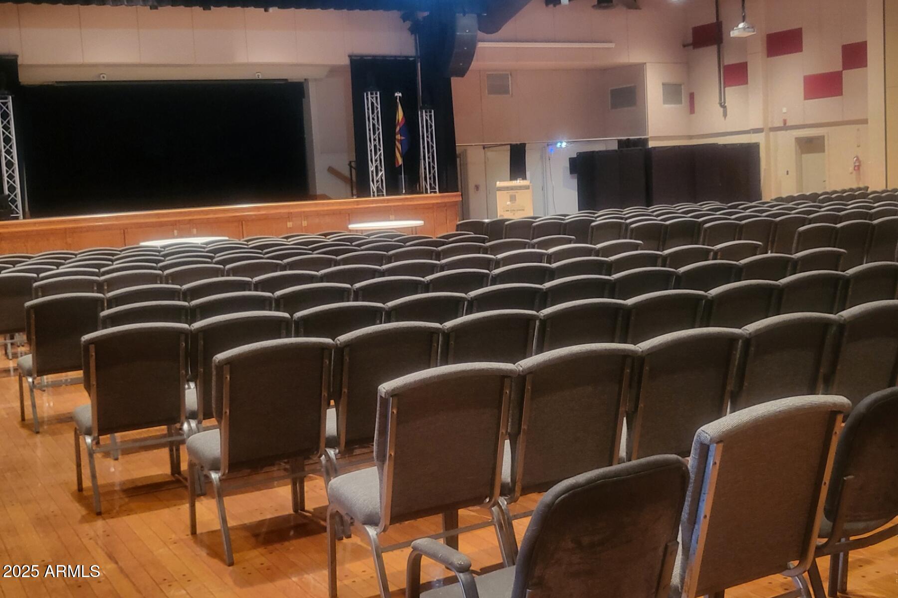 17200 West Bell Road, Unit 1185 Surprise, AZ 85374 - Photo 35 of 44 a view of a livingroom with furniture and bedroom