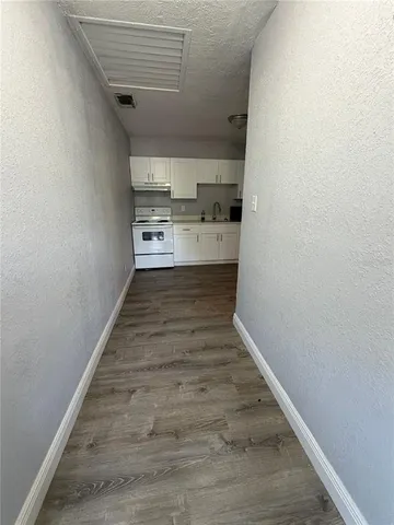 $1,095 | 962 19th Avenue South, Unit A, St. Petersburg, FL 33705