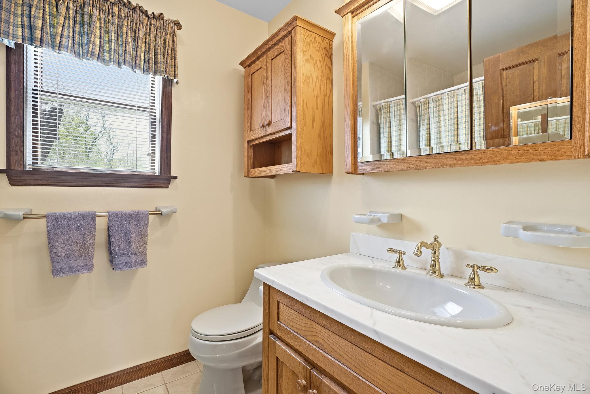 73 Sunset Road Montrose, NY 10548 - Photo 14 of 41 Here's your owner's suite full bath.