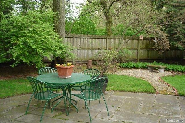 223 Stephens Road Grosse Pointe, MI 48236 - Photo 8 of 11 Terrace