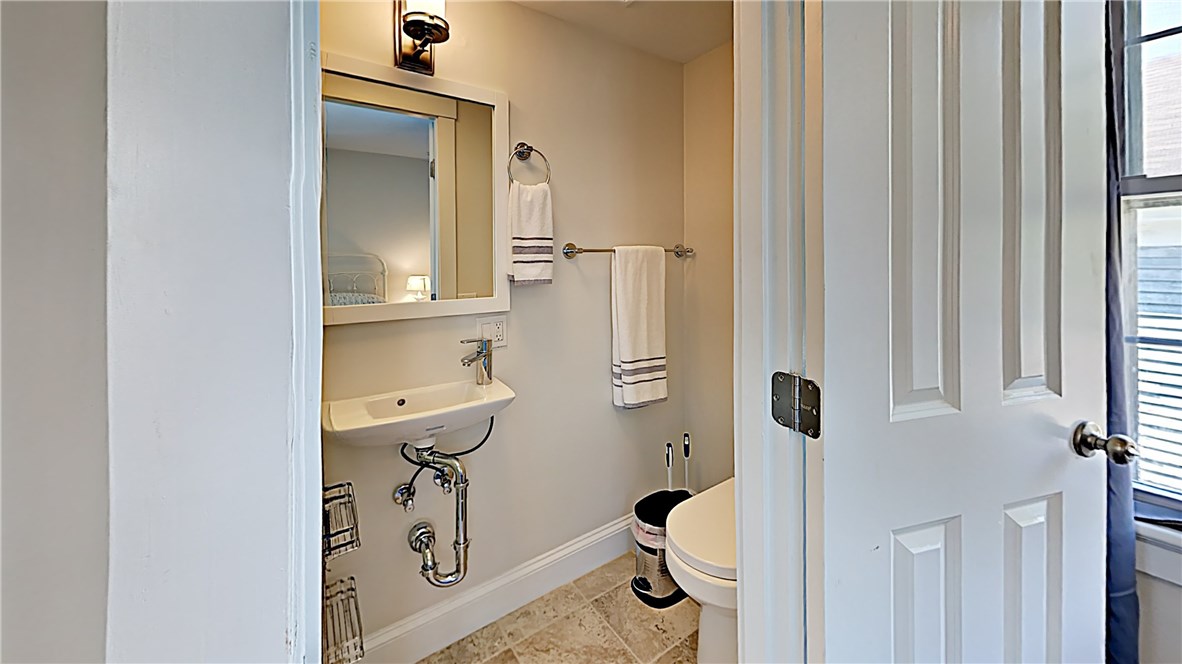 21 School Street, Unit 4 Newport, RI 02840 - Photo 33 of 34