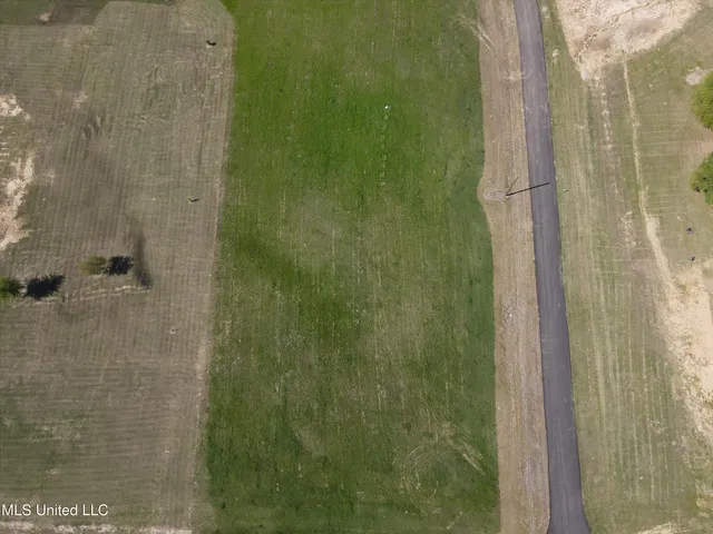 $100,000 | 17 W Como Trace Drive, Senatobia, MS 38668