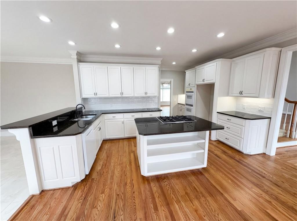 7020 Sweet Creek Road Duluth, GA 30097 - Photo 2 of 54