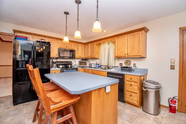 $362,999 | 1503 Edgewood Drive, Kendallville, IN 46755