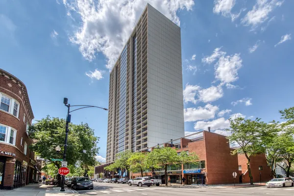 $2,295 | 1636 North Wells Street, Unit 2704, Chicago, IL 60614