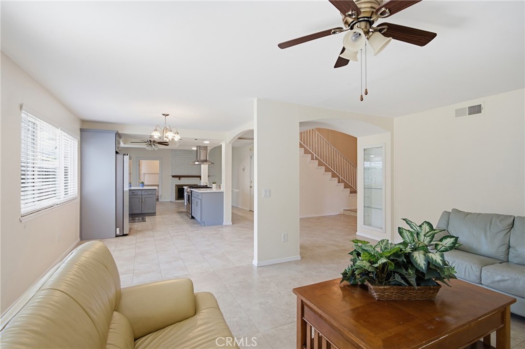 370 West Blaine Street Riverside, CA 92507 - Photo 7 of 29