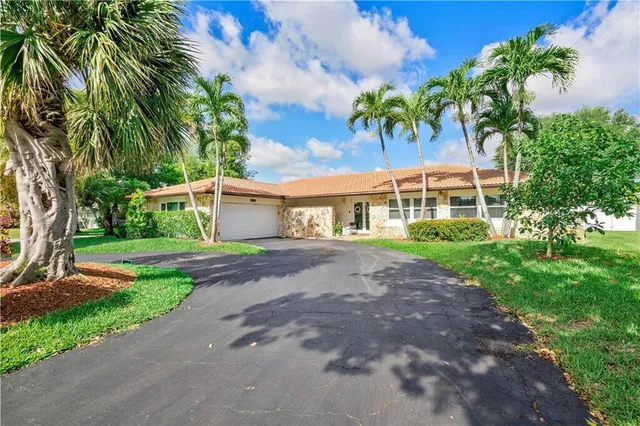 $825,000 | 208 Northwest 91st Avenue, Coral Springs, FL 33071