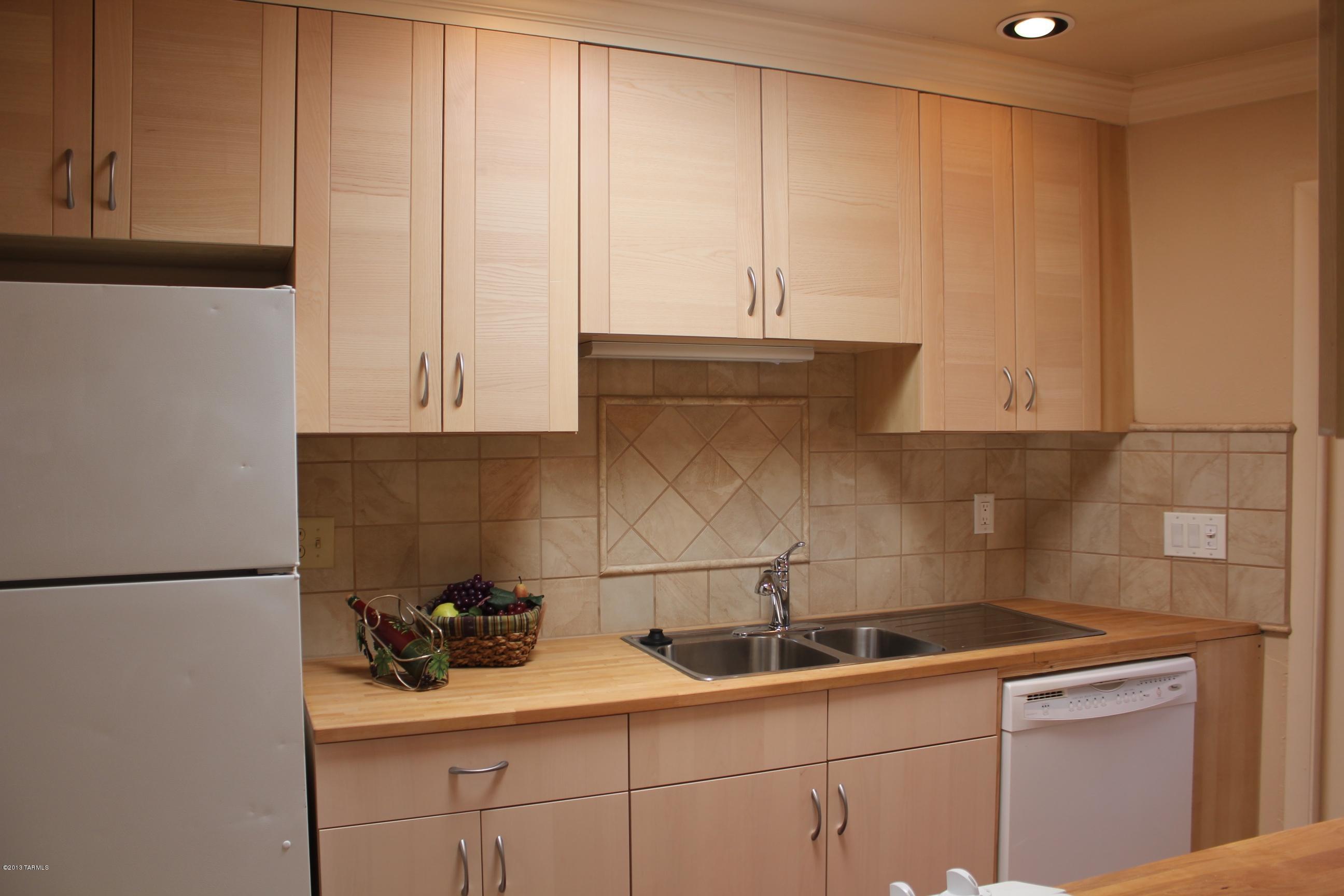 9111 North Oracle Road, Unit 121 Tucson, AZ 85704 - Photo 2 of 20