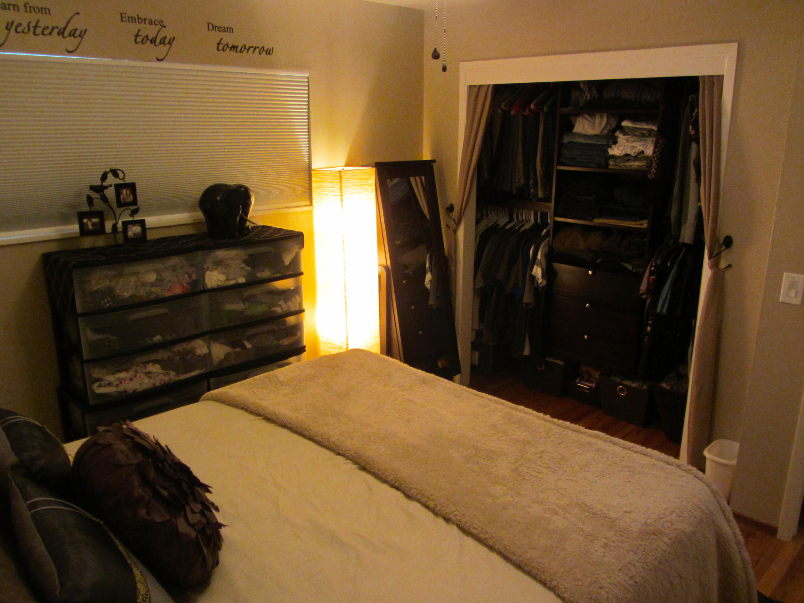 2862 Irwin Road Redding, CA 96002 - Photo 15 of 19 a bedroom with a bed and a closet