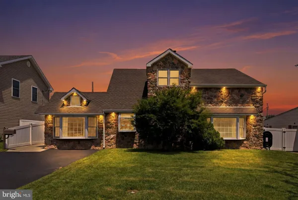 $384,500 | 10 Granite Road, Levittown, PA 19057