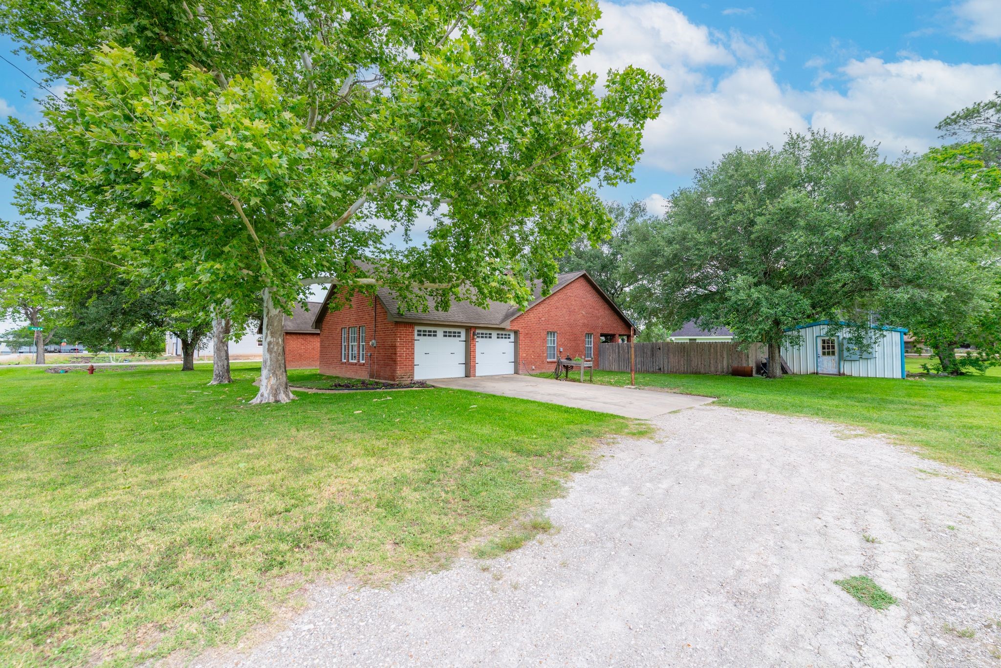 330 North 4th Street Beasley, TX 77417 - Photo 2 of 40