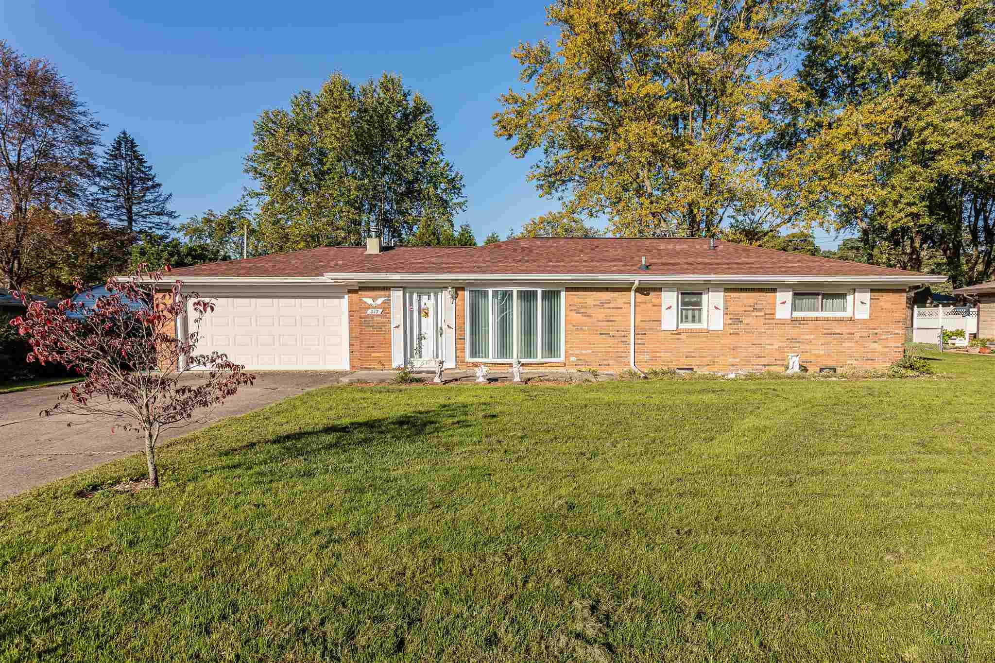 517 Oxford Road Anderson, IN 46012 - Photo 1 of 29 Gallery Image 1