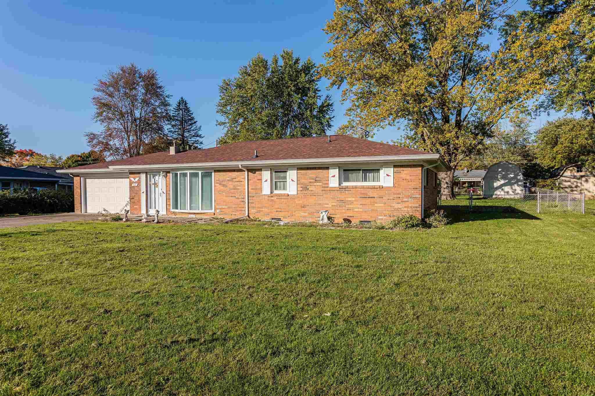 517 Oxford Road Anderson, IN 46012 - Photo 3 of 29 Gallery Image 3