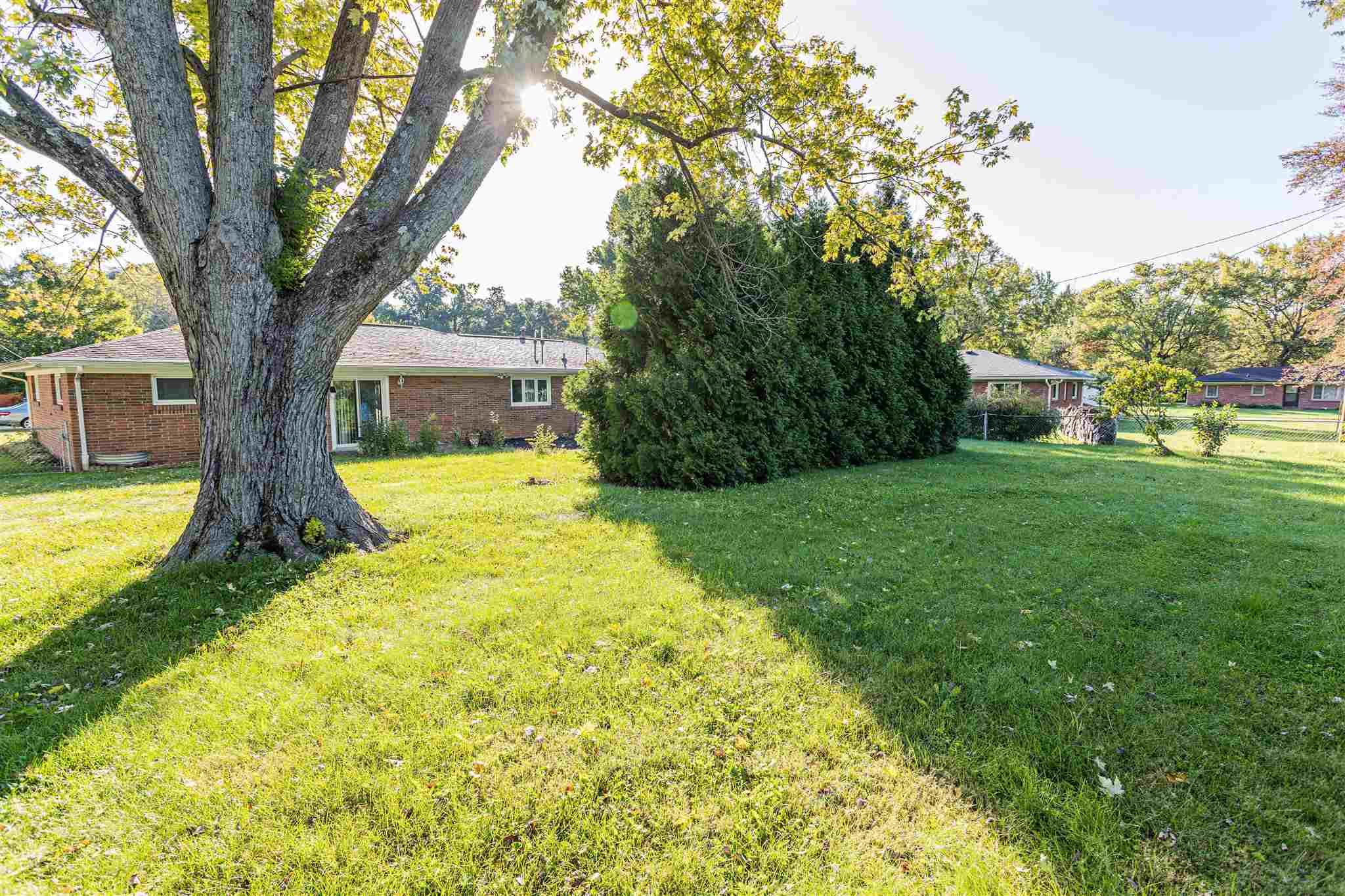 517 Oxford Road Anderson, IN 46012 - Photo 8 of 29 Gallery Image 8