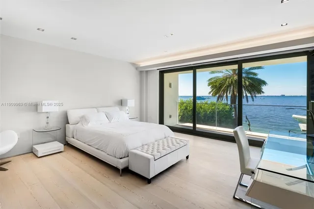 $250,000 | 360 Harbor Drive, Key Biscayne, FL 33149