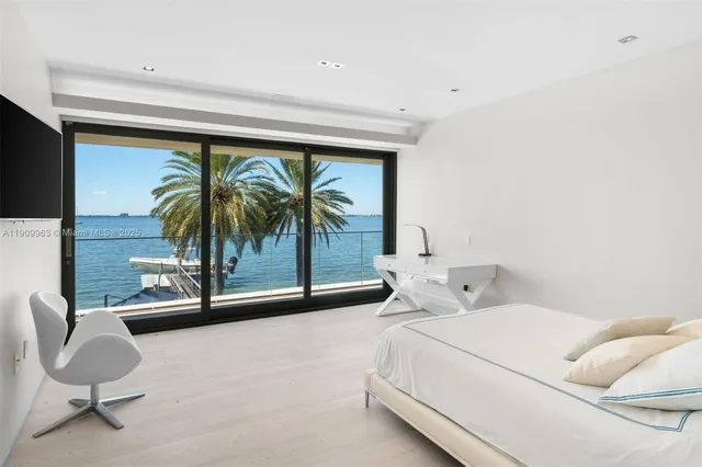 $250,000 | 360 Harbor Drive, Key Biscayne, FL 33149