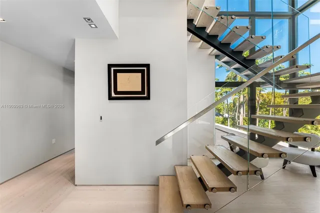 $250,000 | 360 Harbor Drive, Key Biscayne, FL 33149