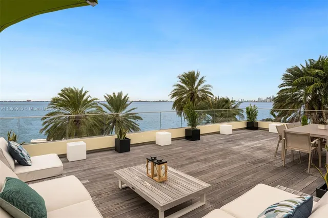 $250,000 | 360 Harbor Drive, Key Biscayne, FL 33149