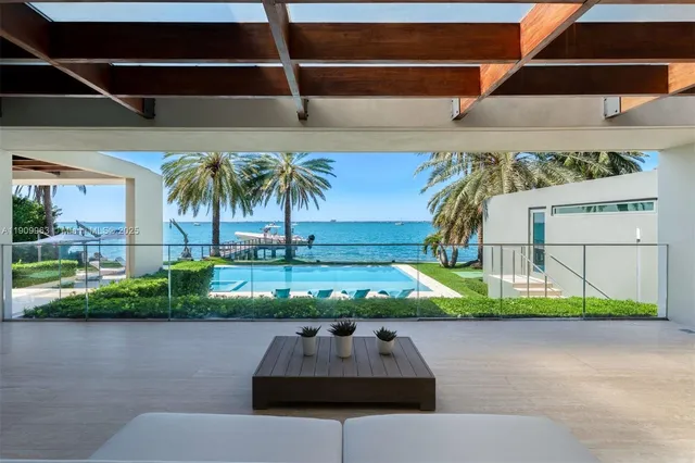 $250,000 | 360 Harbor Drive, Key Biscayne, FL 33149