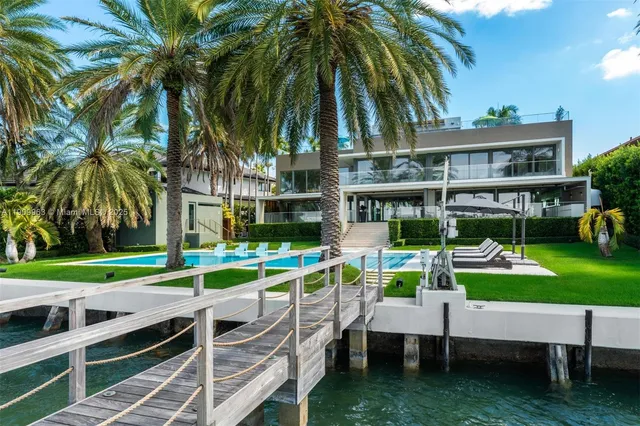 $250,000 | 360 Harbor Drive, Key Biscayne, FL 33149