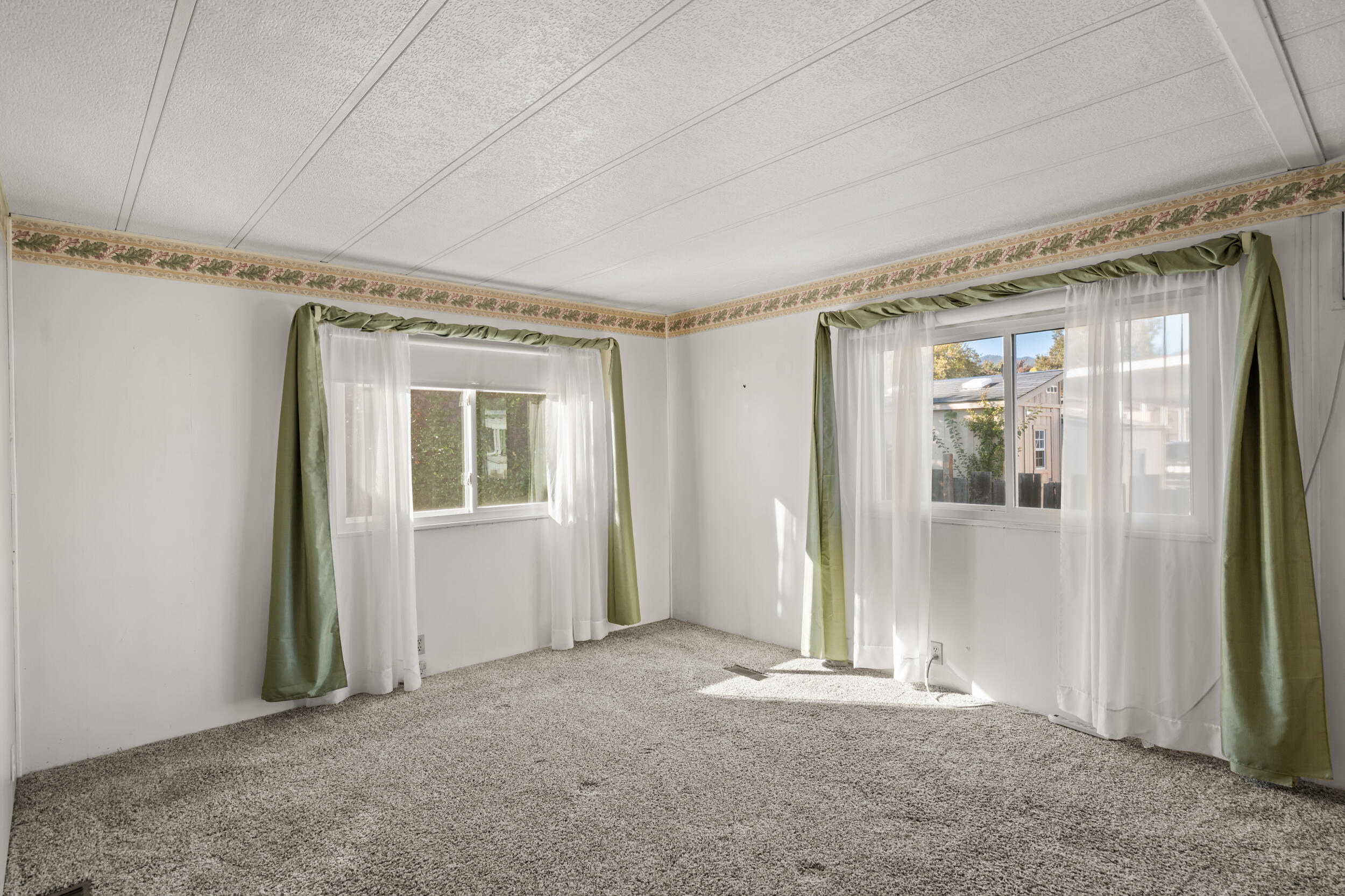 355 Colver Road, Unit 27 Talent, OR 97540 - Photo 15 of 25 24_ 355 colver rd, talent, or 97540-24