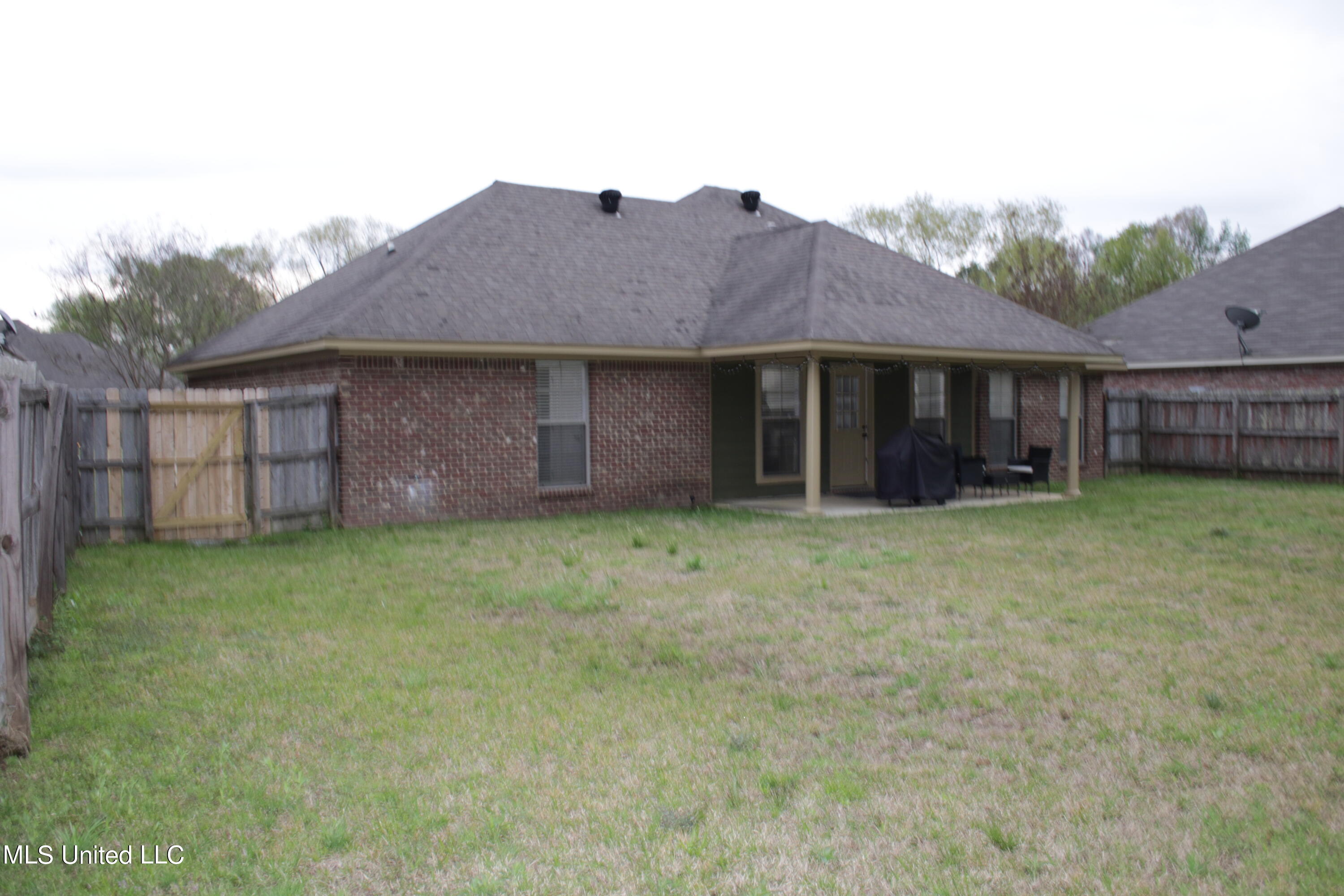 111 Stapleton Drive Canton, MS 39046 - Photo 10 of 52 1I9A5839