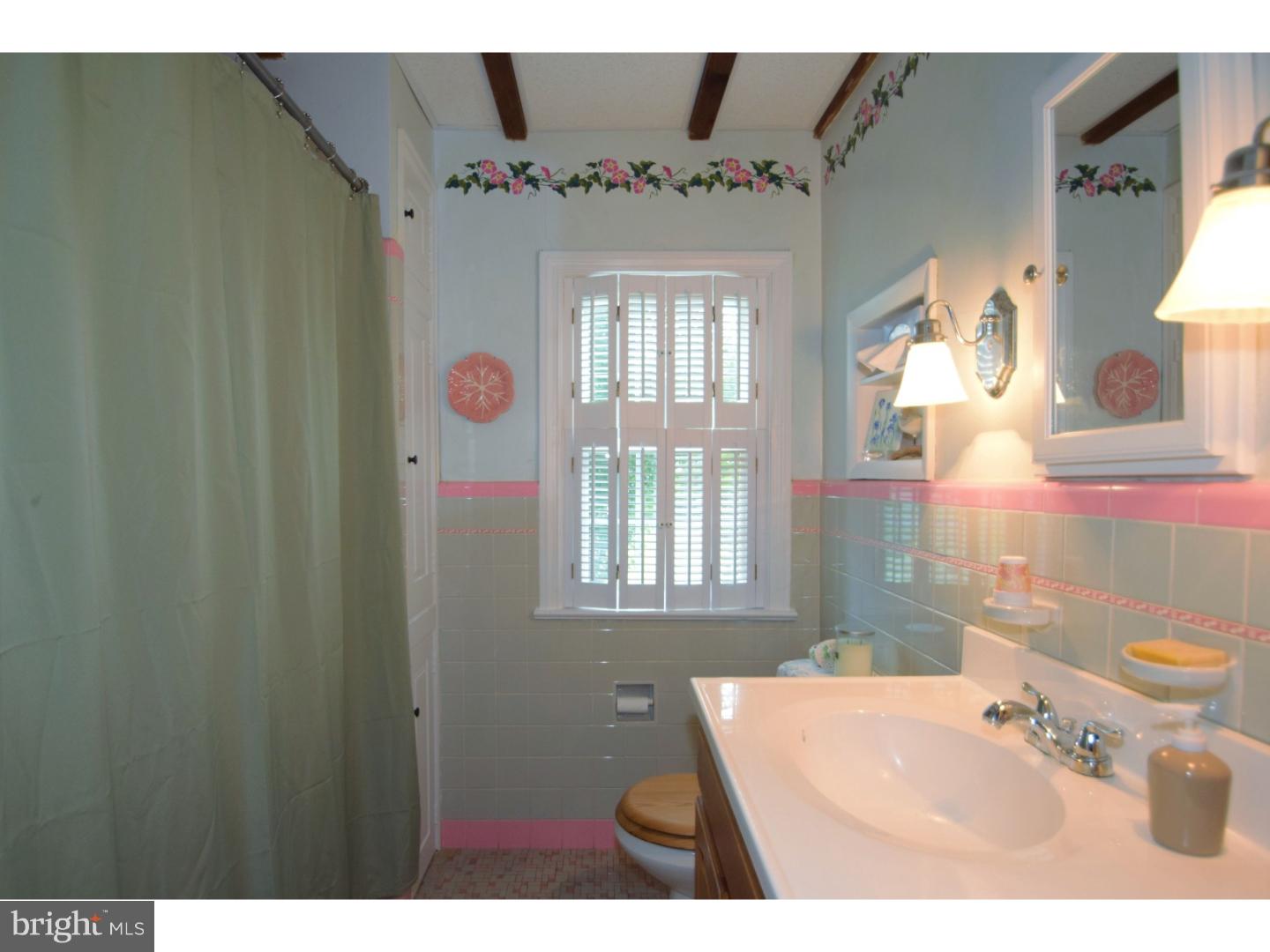 514 Scott Road Perkasie, PA 18944 - Photo 14 of 25 Bathroom