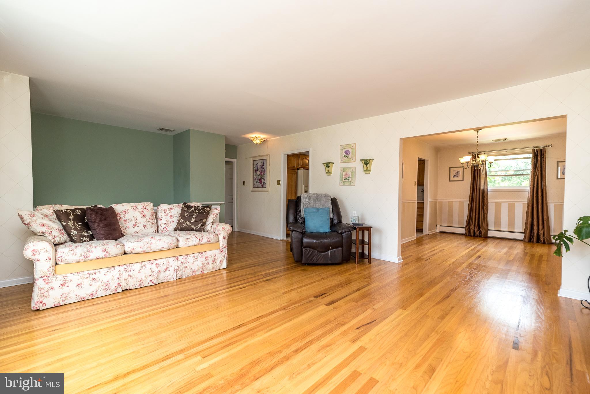 863 Stallion Road Warrington, PA 18976 - Photo 5 of 26 Gallery Image 5