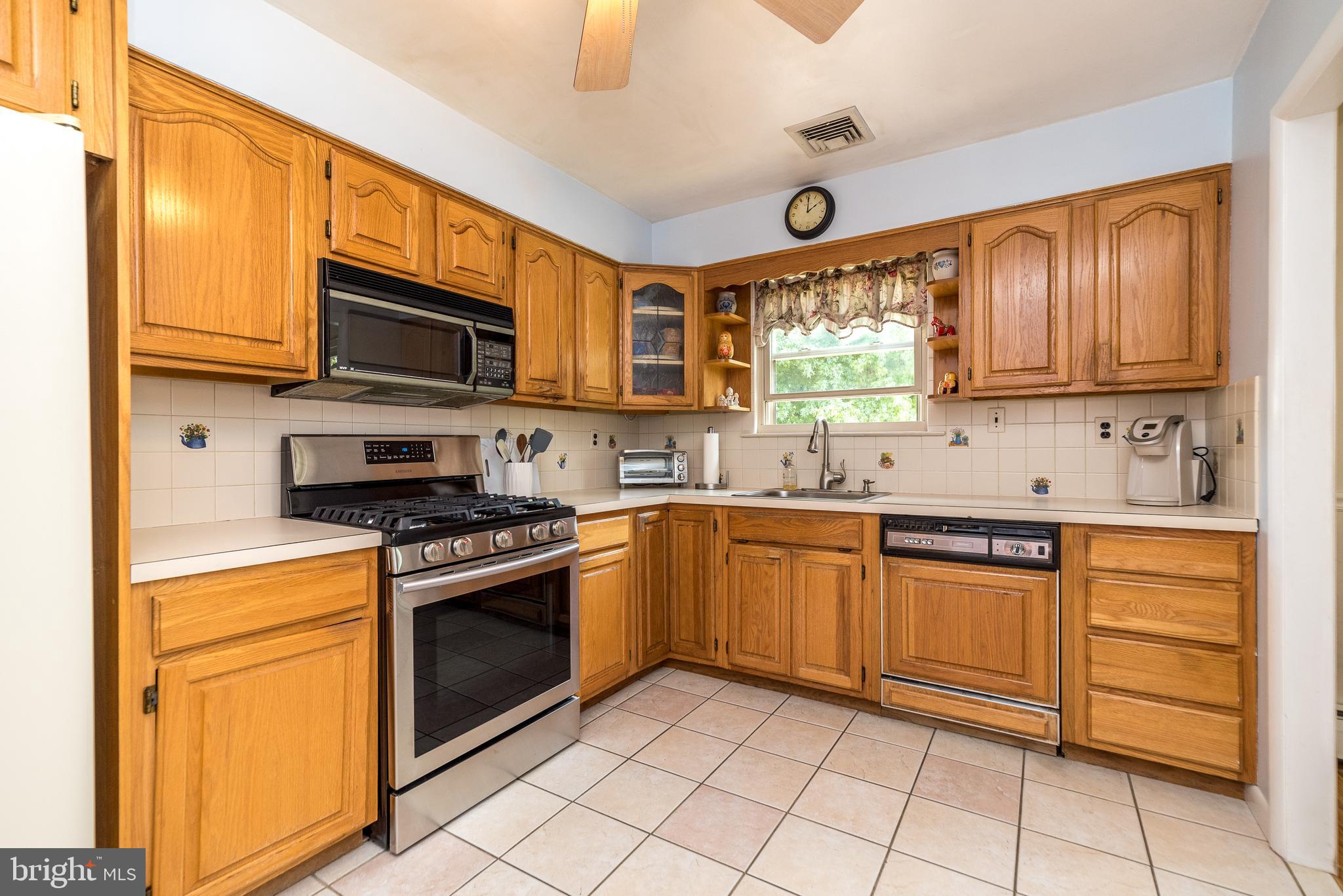 863 Stallion Road Warrington, PA 18976 - Photo 7 of 26 Gallery Image 7