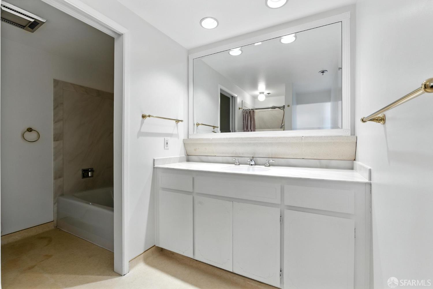 110 Park Road, Unit 604 Burlingame, CA 94010 - Photo 6 of 57