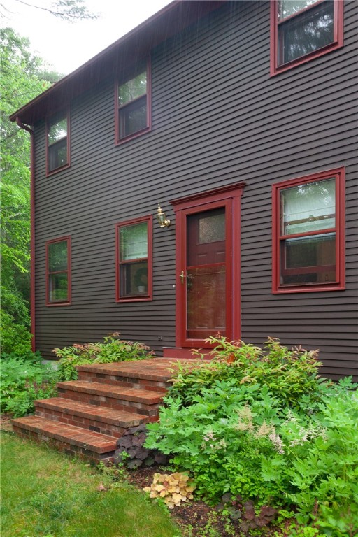 536 Douglas Hook Road Glocester, RI 02814 - Photo 4 of 41 Front door