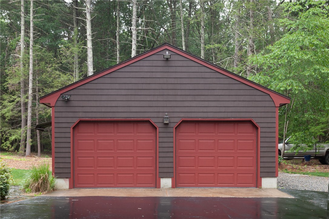 536 Douglas Hook Road Glocester, RI 02814 - Photo 5 of 41 2 car Garage