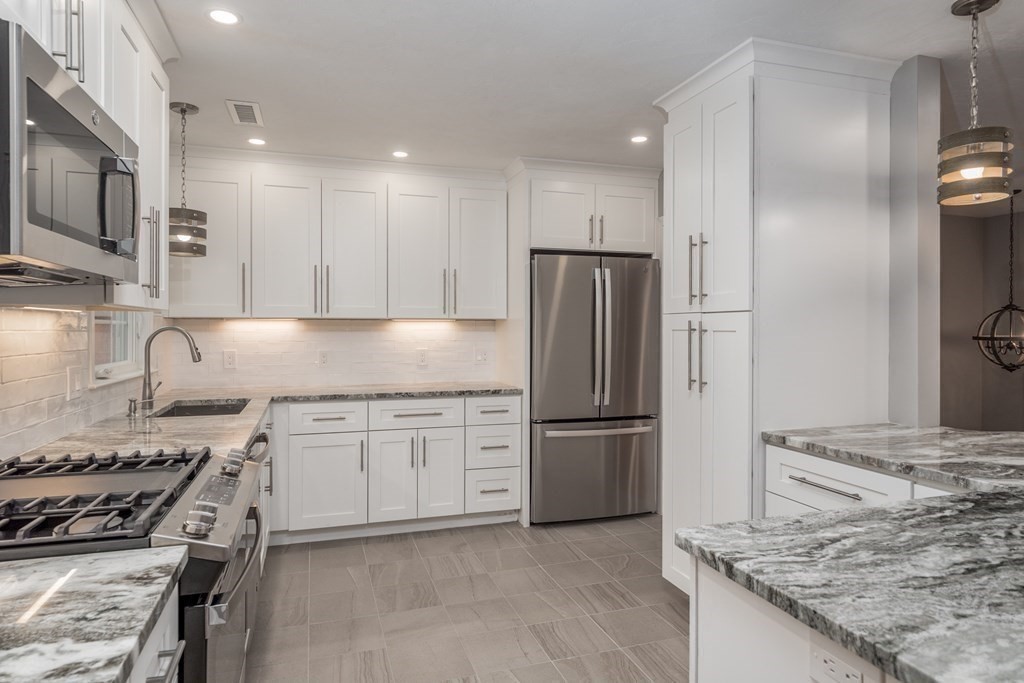41 Mark Road North Andover, MA 01845 - Photo 3 of 34 Gallery Image 3