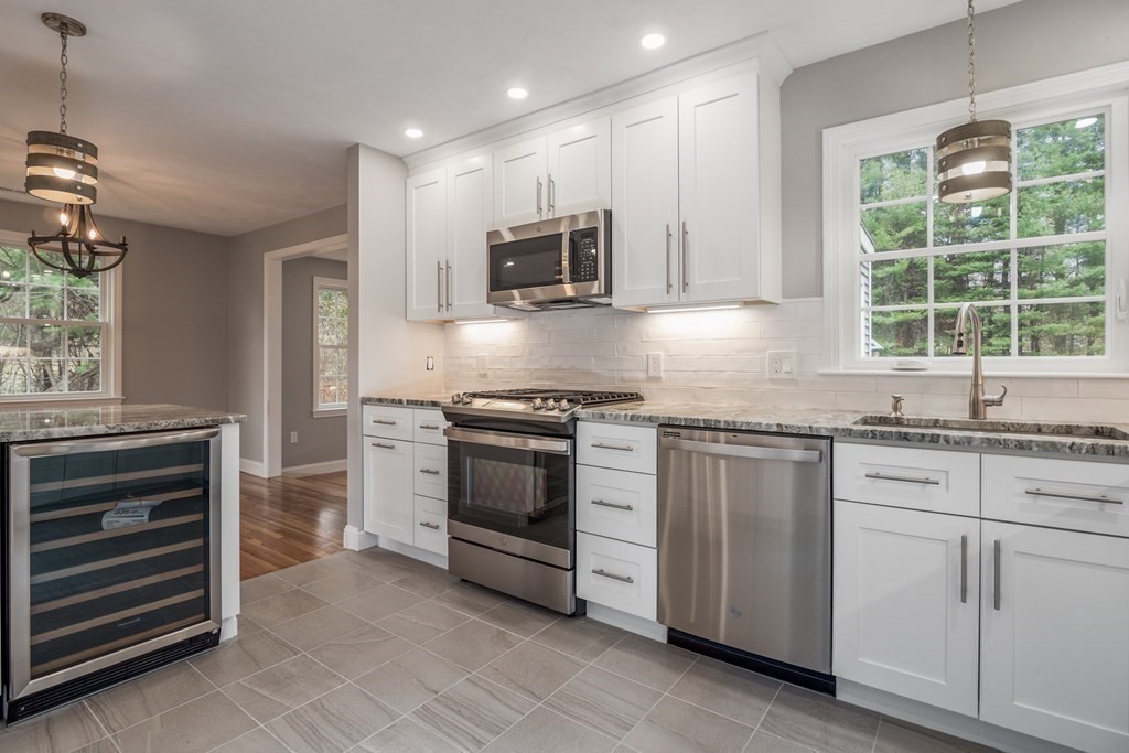 41 Mark Road North Andover, MA 01845 - Photo 5 of 34 Gallery Image 5
